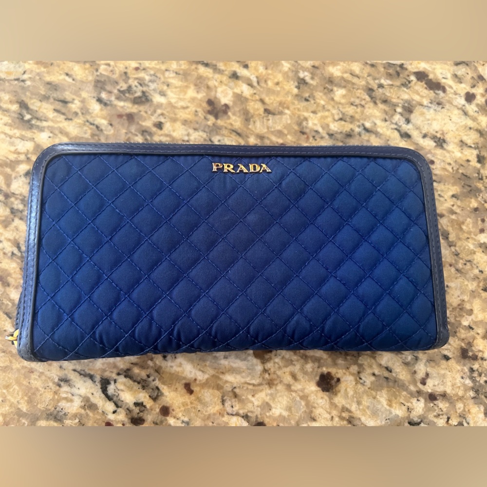 Prada portafoglio lampo Navy blue Quilted Wallet